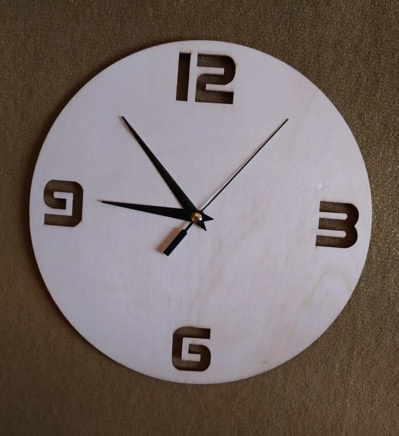 Seinakell. Puidust. Käsitsi maalitud. Tellija valitud disainiga